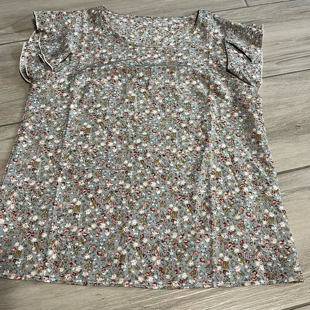 Floral top